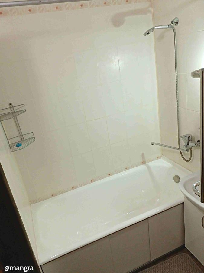 Kozzy Apartment in Kiev City Center LU7 Buitenkant foto