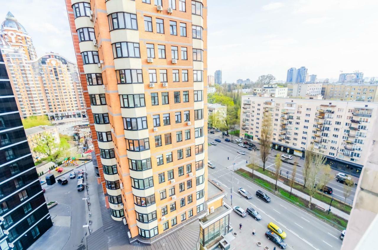 Kozzy Apartment in Kiev City Center LU7 Buitenkant foto
